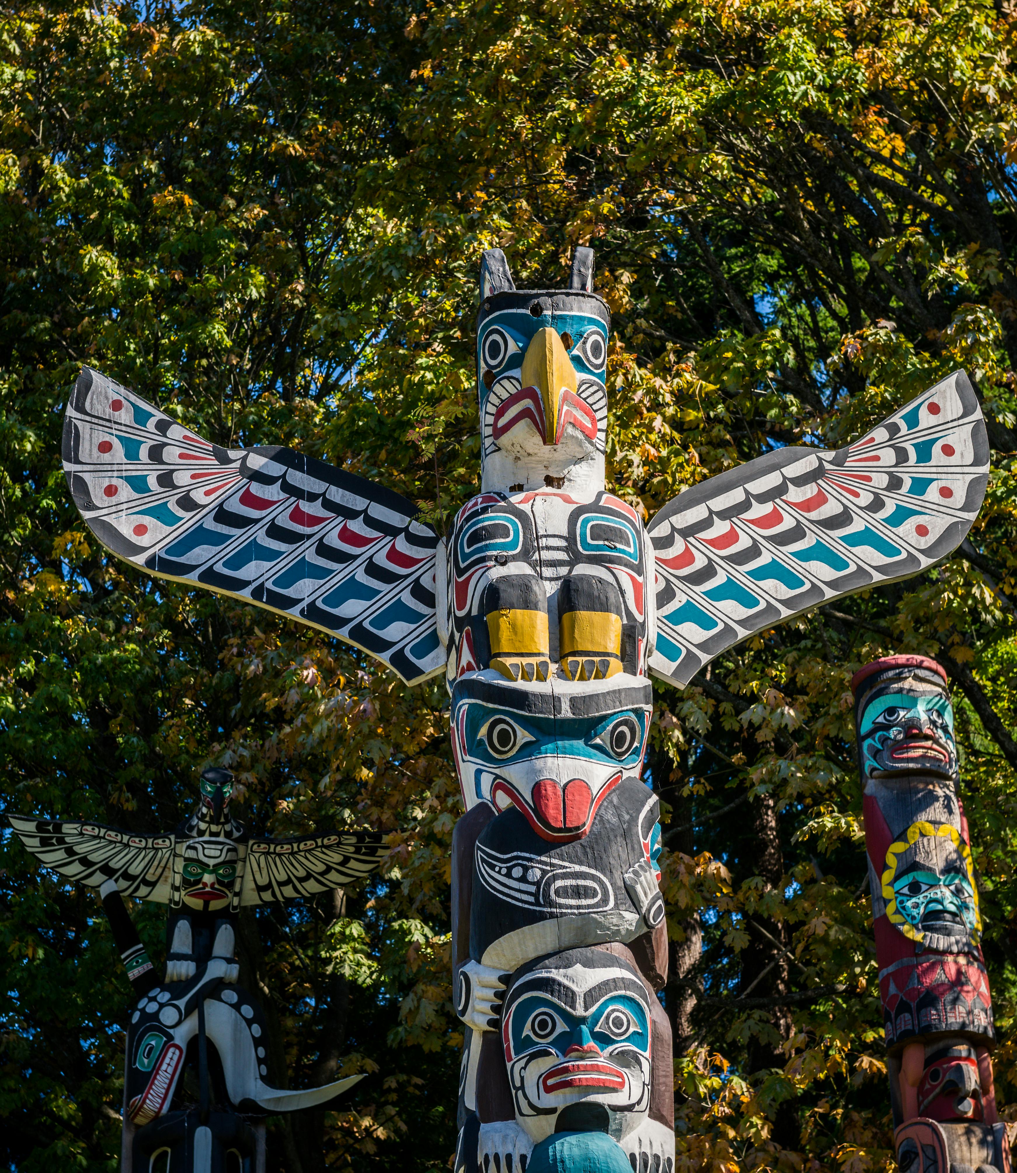 Stanley Park totem poles on a Vancouver city tour